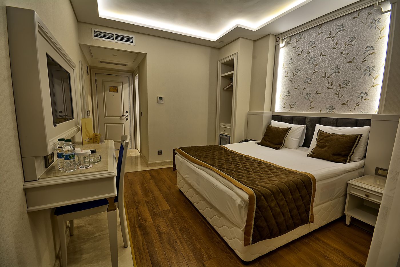 Samir-Deluxe-Hotel-Room-22