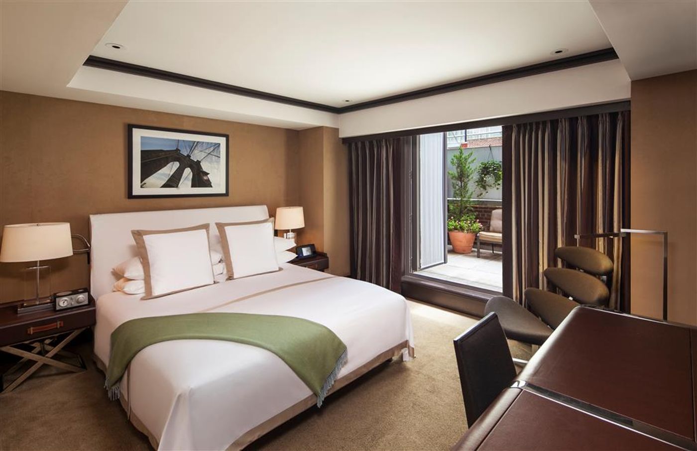 The-Chatwal-in-the-unbound-Collection-Room-27