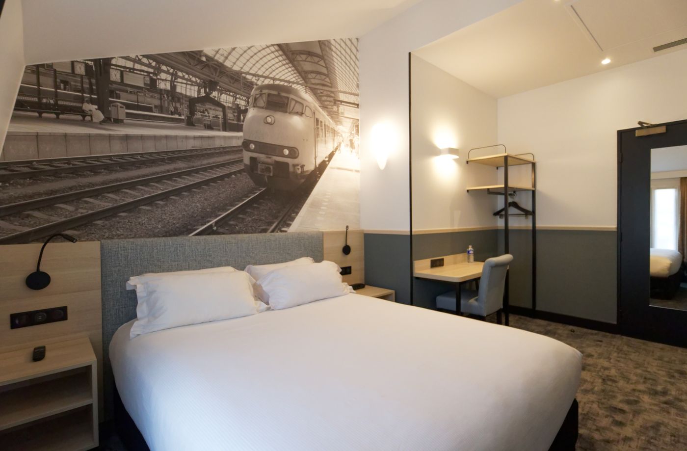 Appia-La-Fayette-Room-31