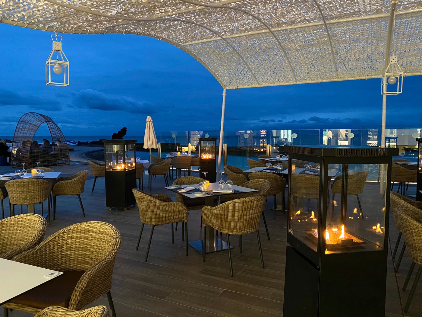 Europe-Villa-Cortes-Restaurant-22