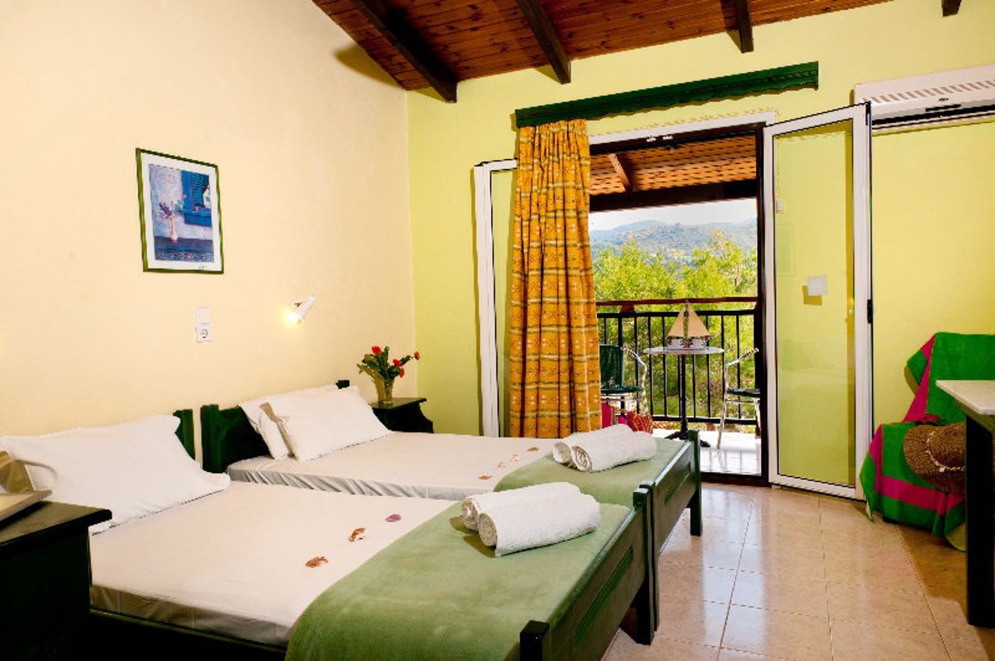 Two-Brothers-Studios-Room-15