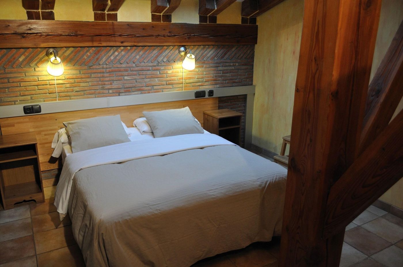 Agroturismo Iabiti-Aurrekoa-Spain-ZAMUDIO-Room-9
