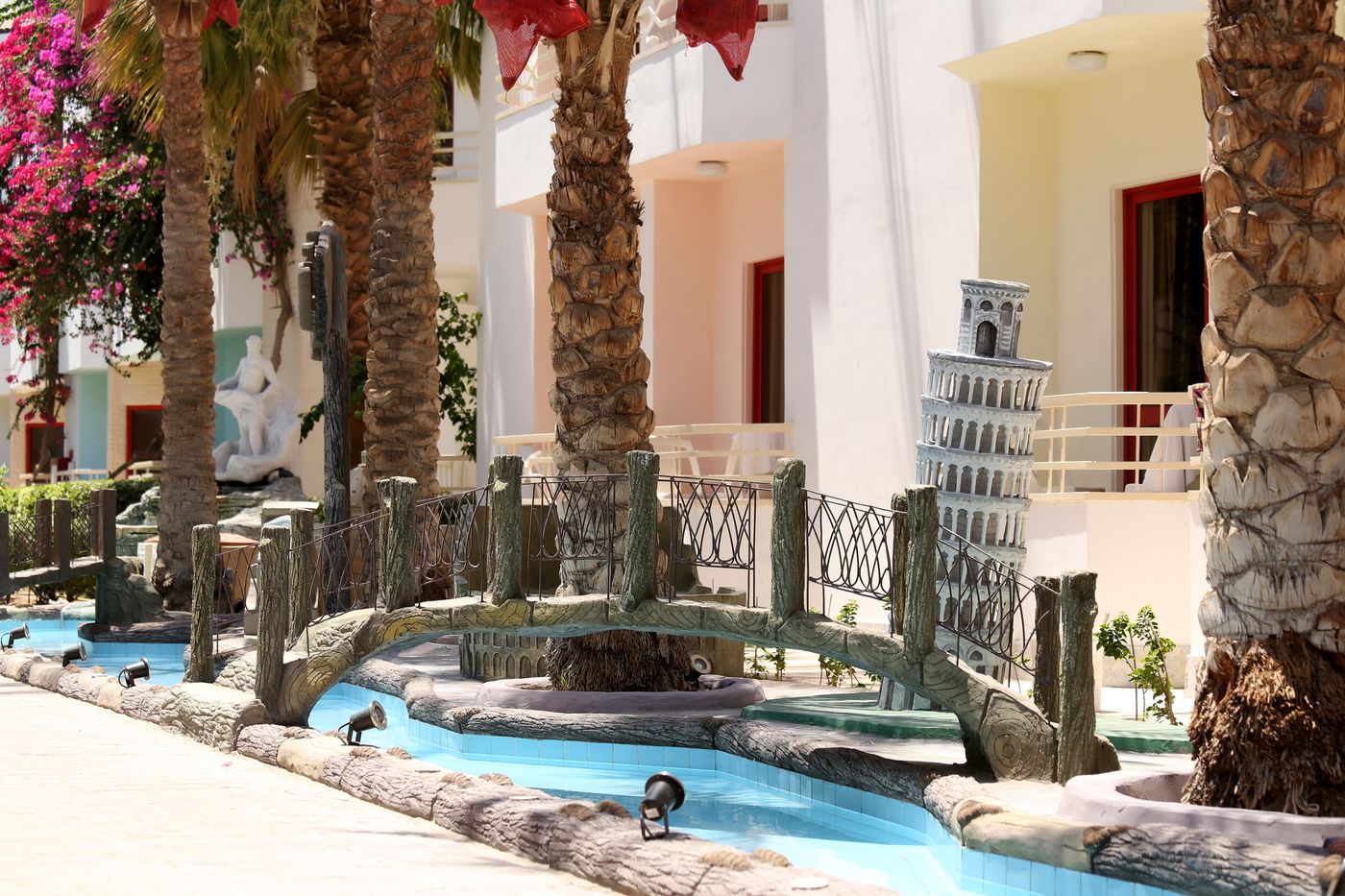 Minamark Beach Resort Hotel