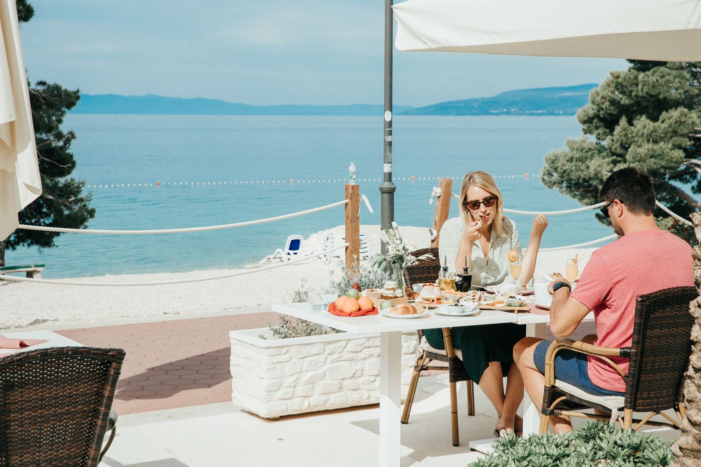 Romana-Beach-Apartments-Restaurant-45