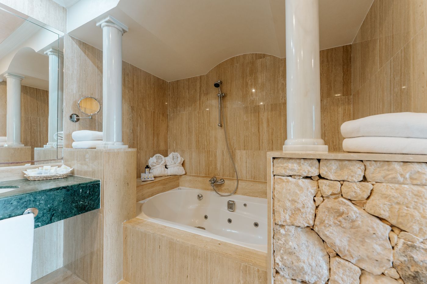 R2-Rio-Calma-Hotel-Room-60