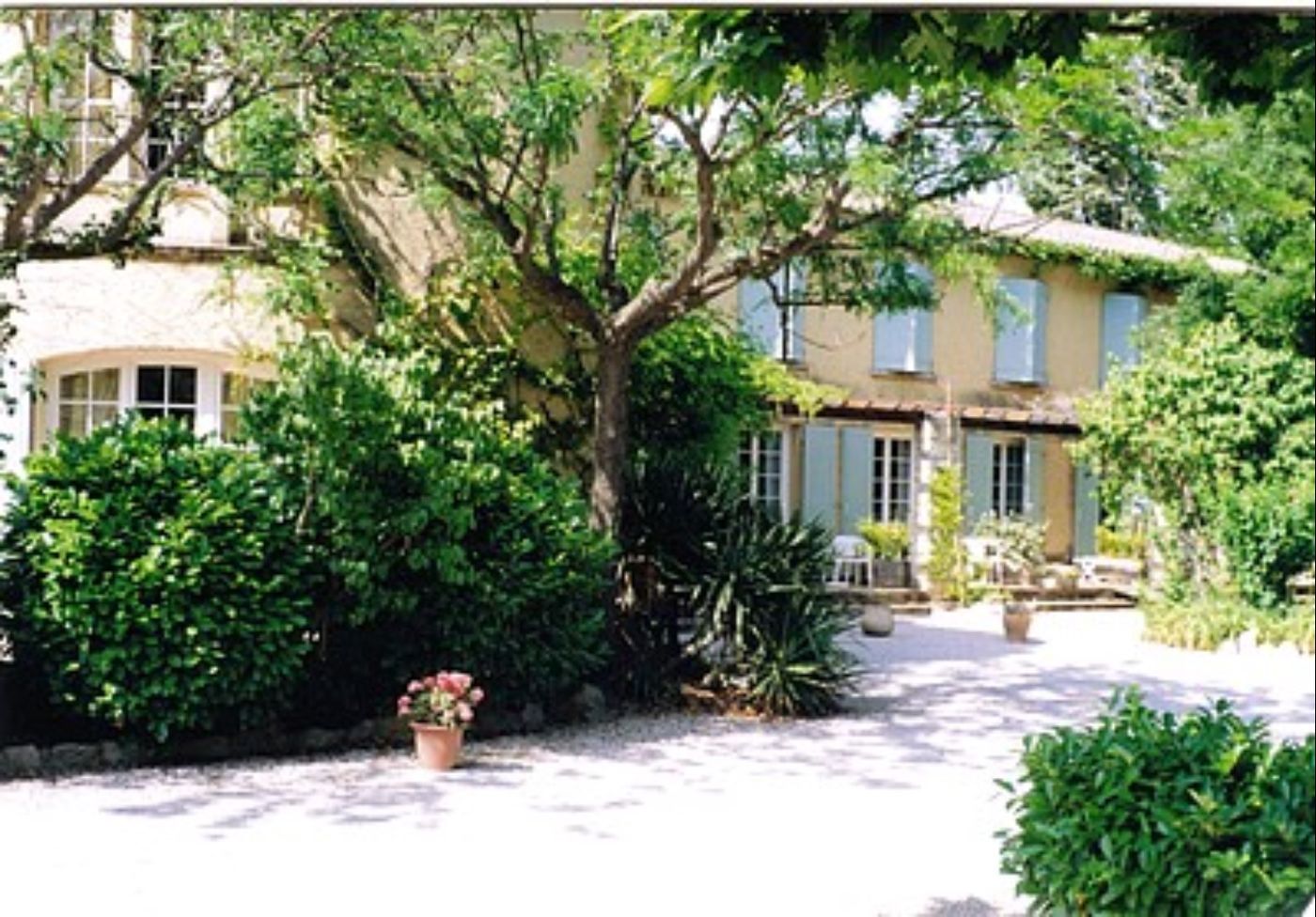 Logis Hôtel Castel Mouisson-France-Barbentane-General view-2