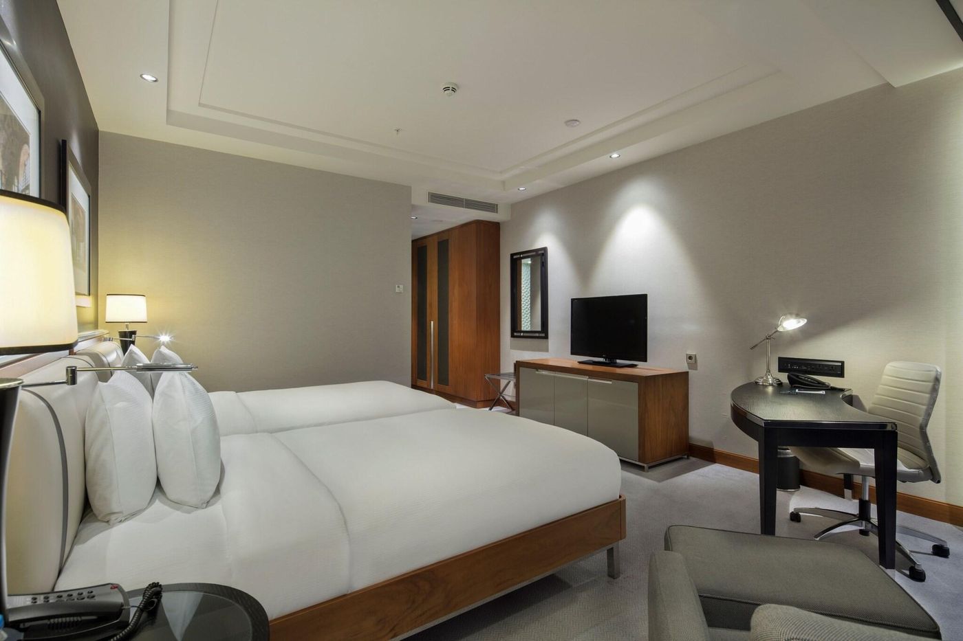 Hilton-Istanbul-Bomonti-Hotel---Conference-Centre-Room-53