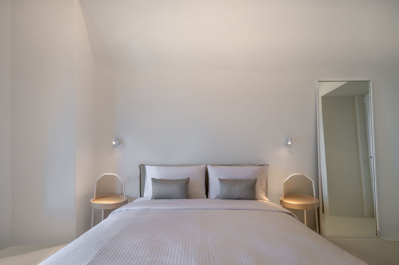 Colombos-Beachfront-Room-13