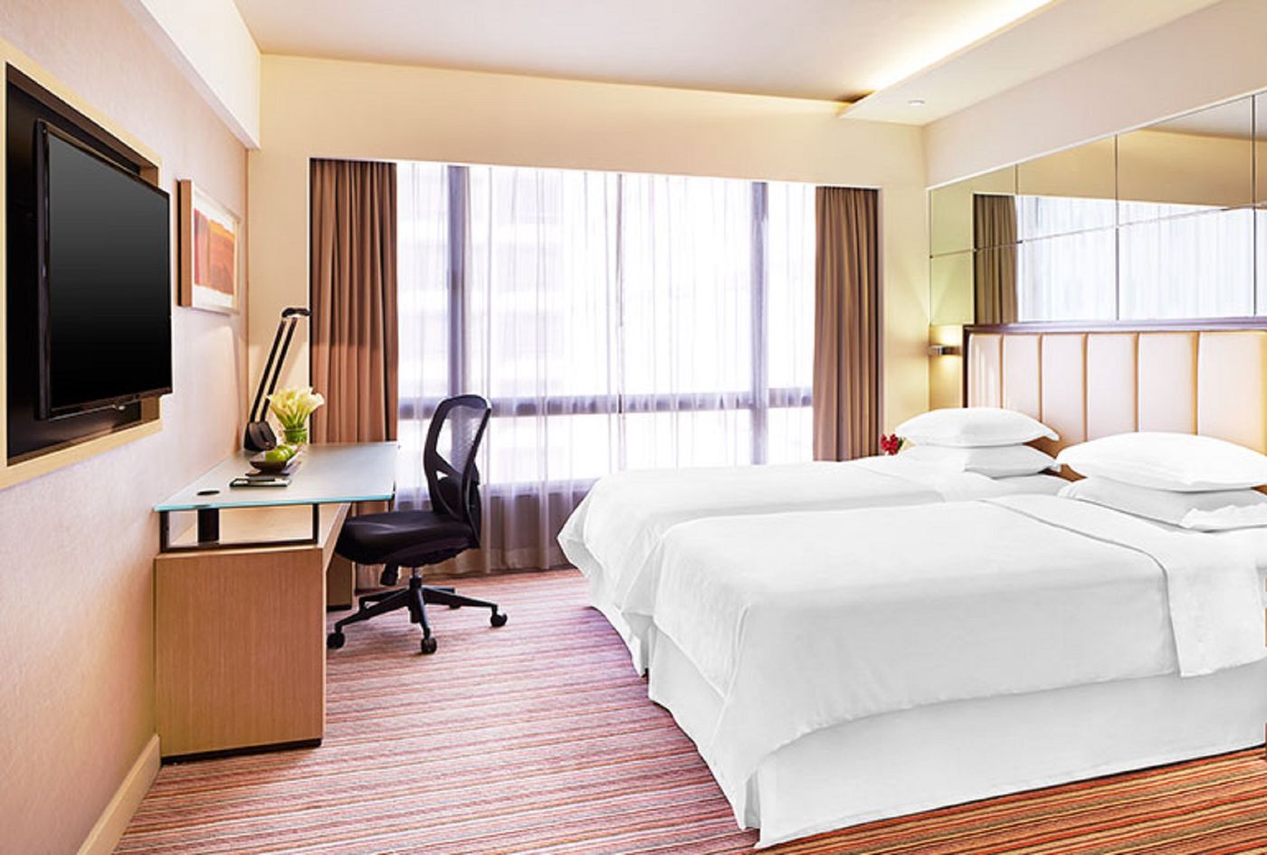 Sheraton-Hong-Kong-Hotel---Towers-Room-36