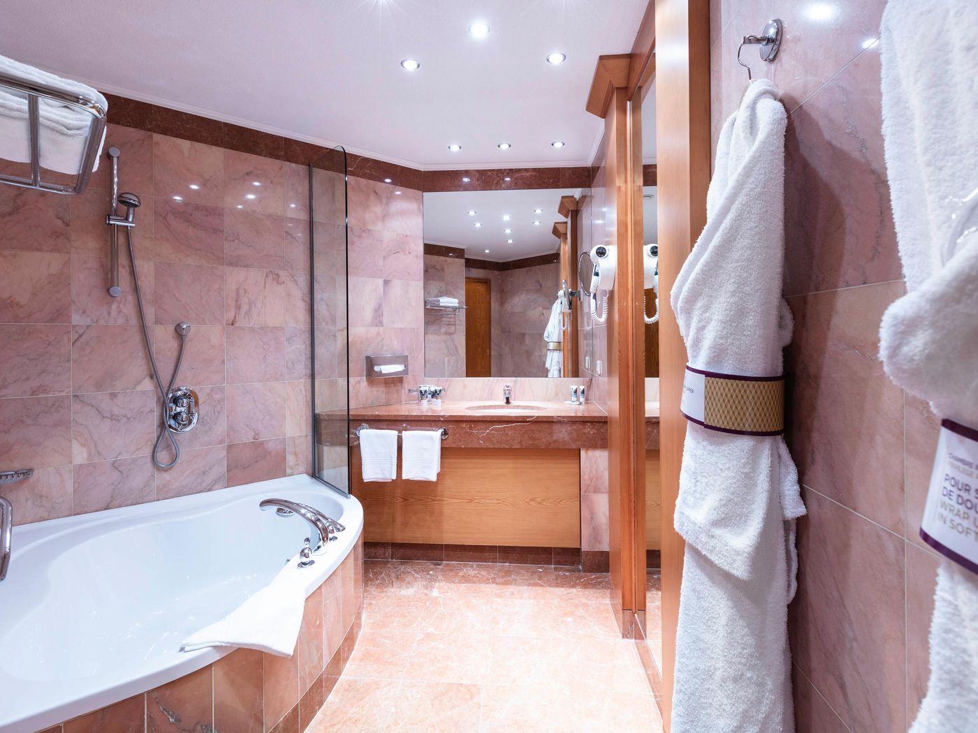 Mercure-Luxembourg-Kikuoka-Golf-And-Spa-Room-38