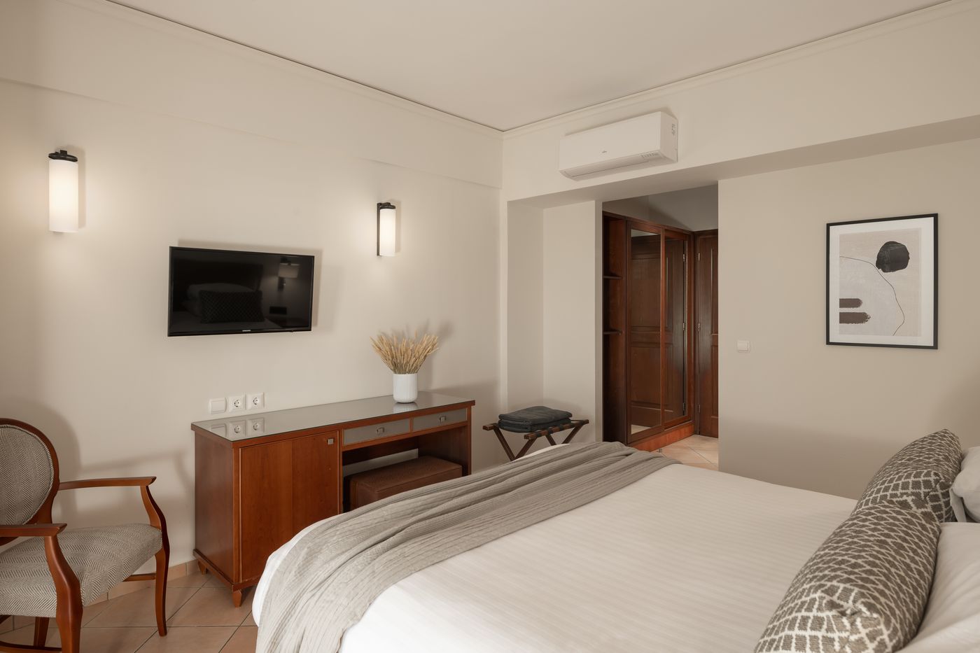 Theartemis-Palace-Room-31