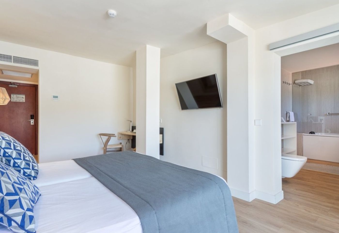 Fergus Style Soller Beach