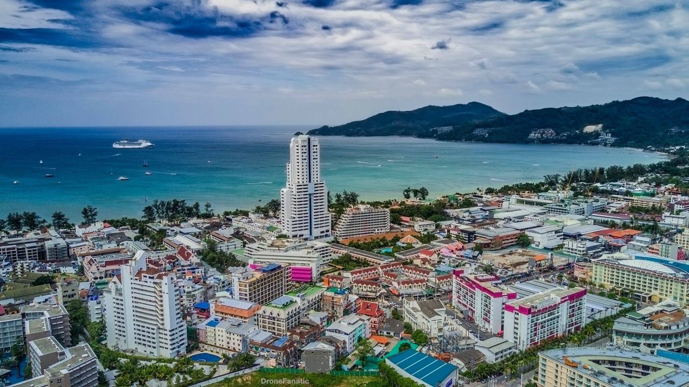 Patong-Resort--SHA-Extra-Plus--Beach-67