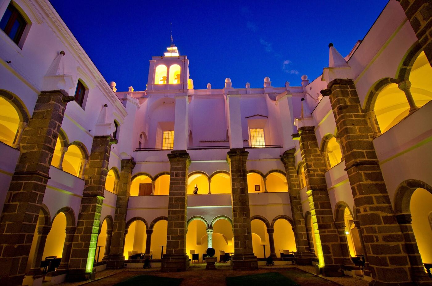 Convento-Do-Espinheiro--Historic-Hotel---Spa-Lobby-74