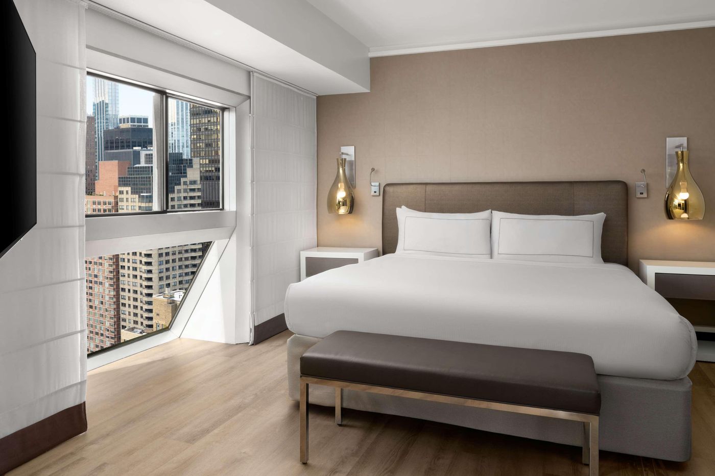 Millennium-Hilton-New-York-One-UN-Plaza-Room-28