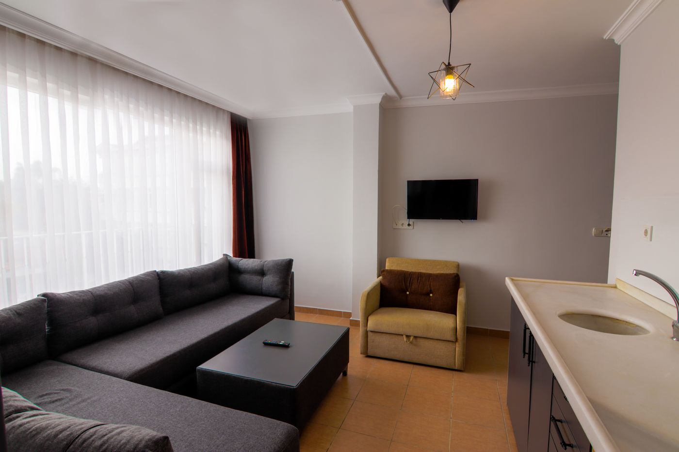 New Garden Luna Side Apart Hotel