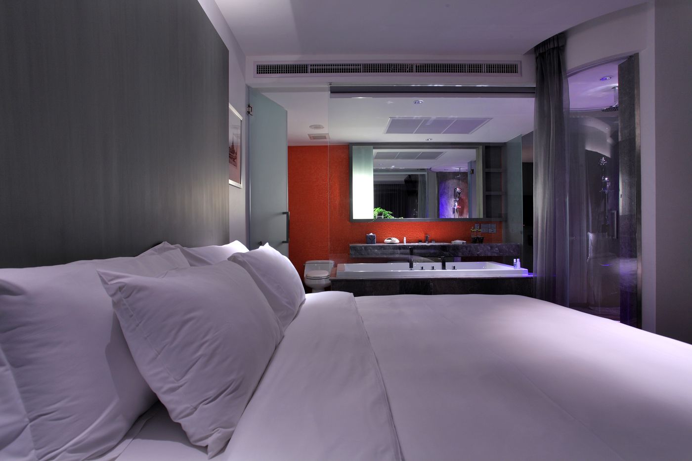 Lit-Bangkok-Hotel-Room-34