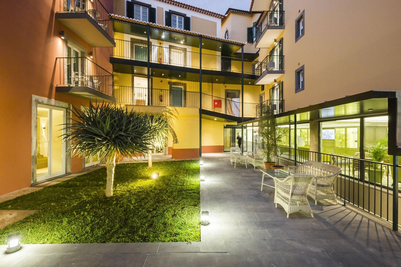 Castanheiro-Boutique-Hotel-Terrace-6