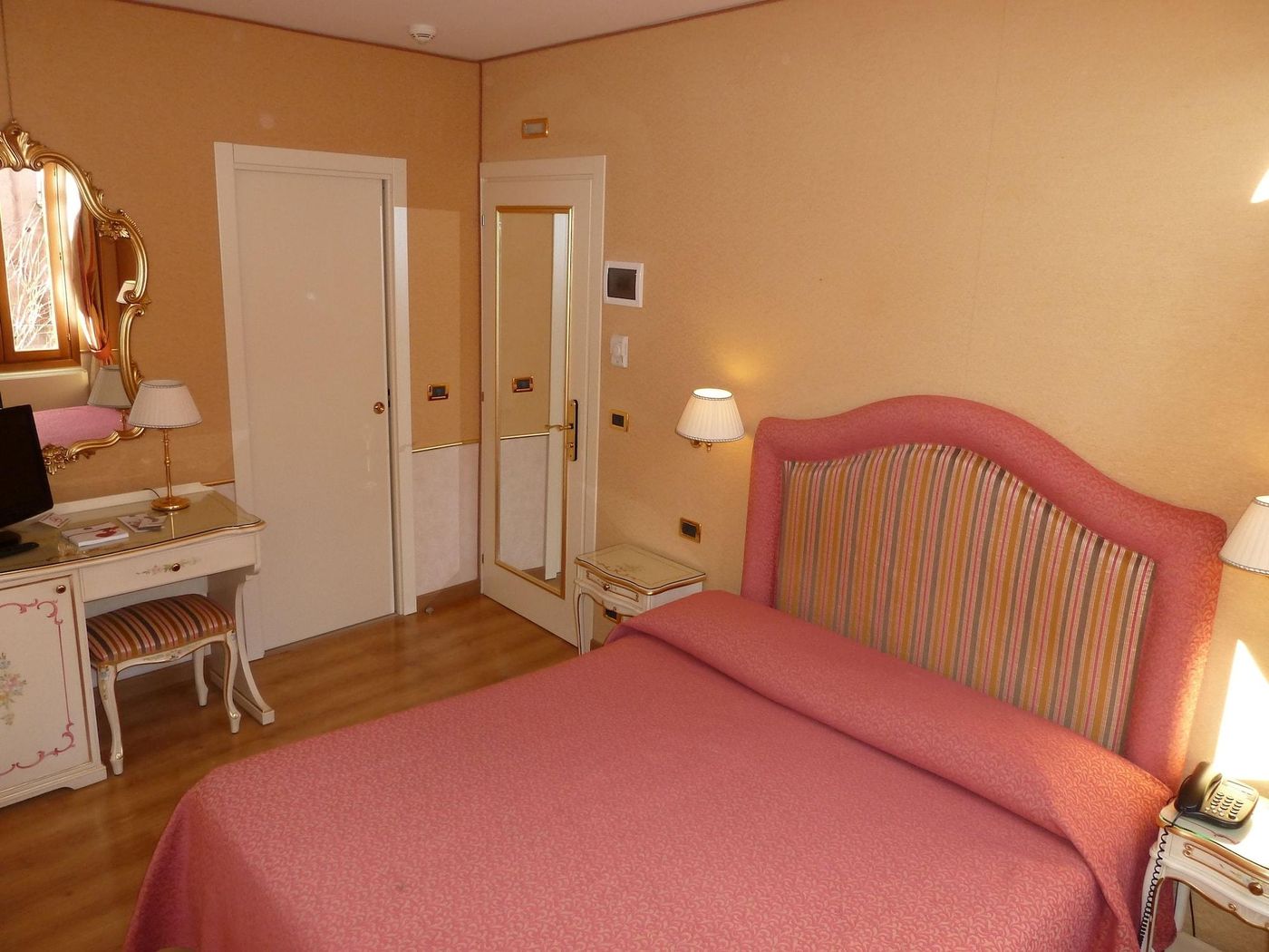 Alloggi Olimpia-Italy-VENICE-Room-8