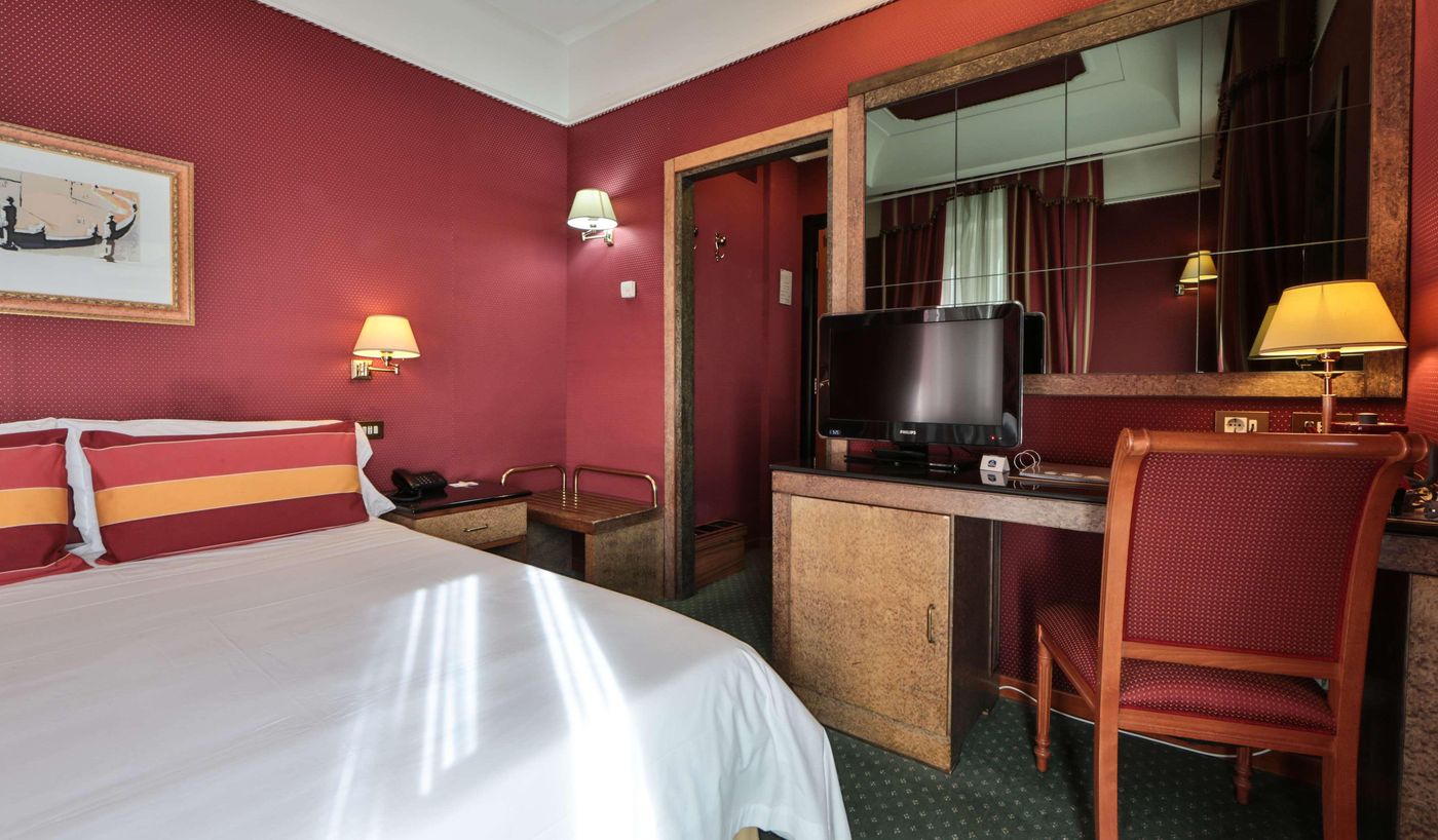 BEST-WESTERN-Hotel-Rivoli-Room-35