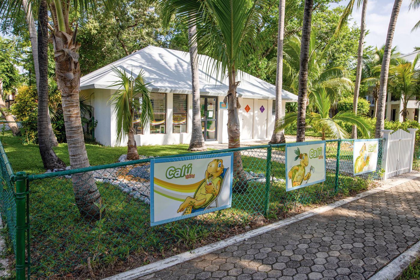 Riu-Lupita-All-Inclusive-Sports-and-Entertainment-14