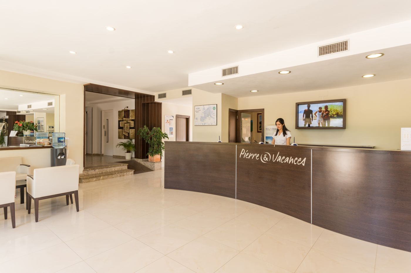 Pierre-et-Vacances-Estartit-Playa-Lobby-31