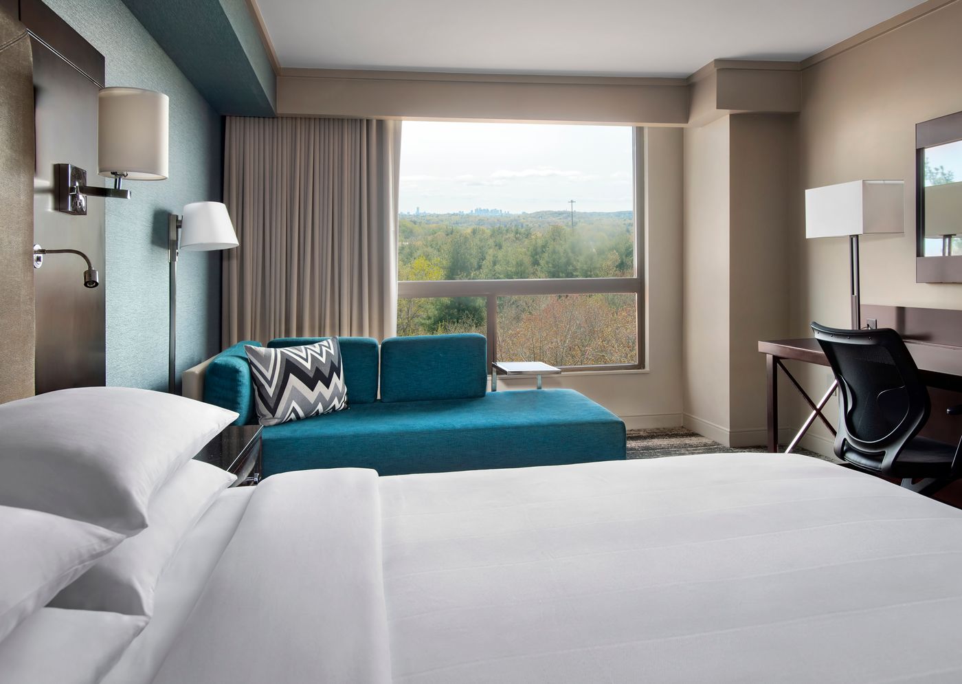 Boston-Marriott-Burlington-Room-15