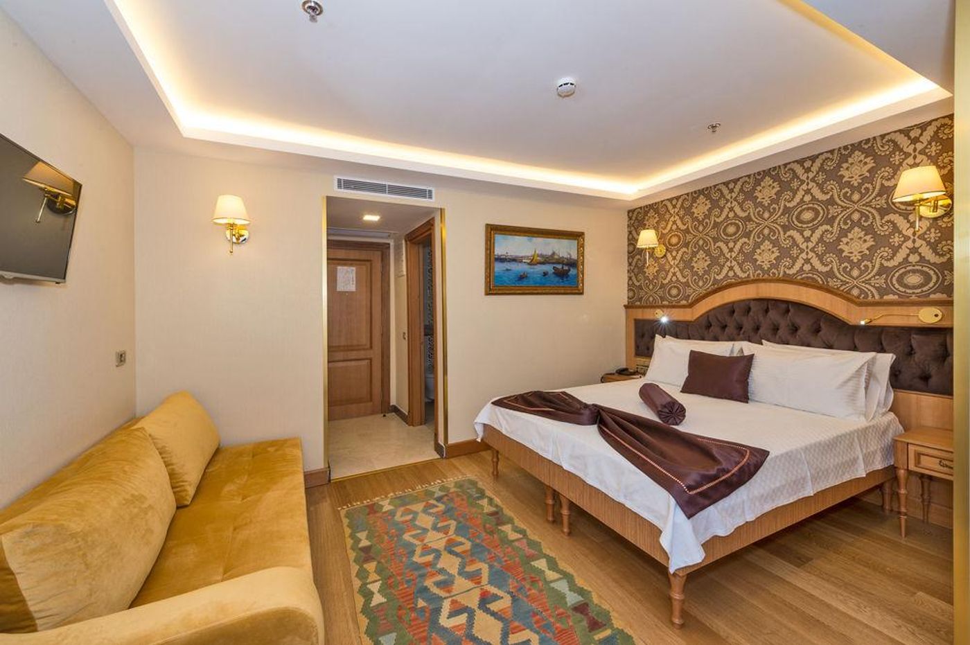 Aprilis-Gold-Hotel-Room-16