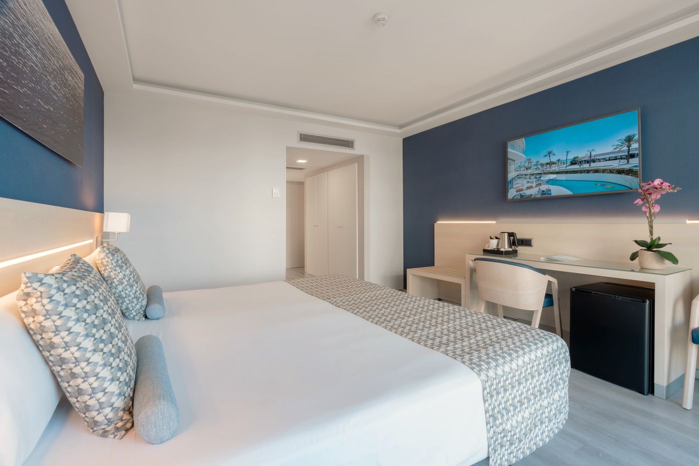 Calipolis-Hotel-Room-33