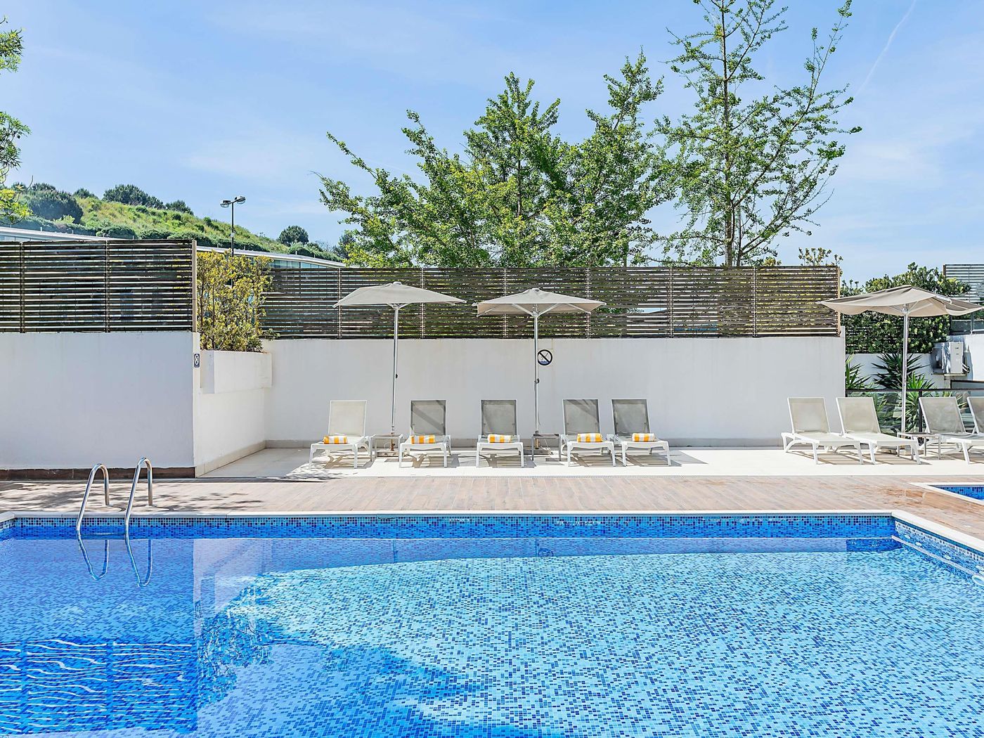 Novotel-Lisboa-Pool-2