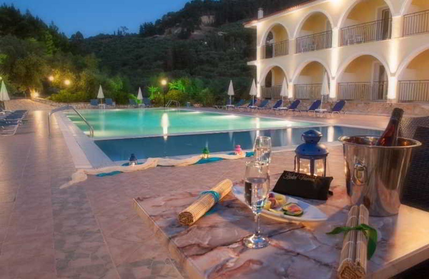 Varres-Hotel-Pool-11