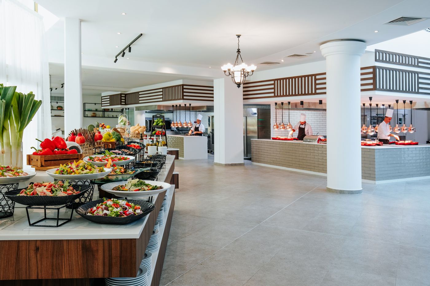 Louis-Imperial-Beach-Restaurant-40