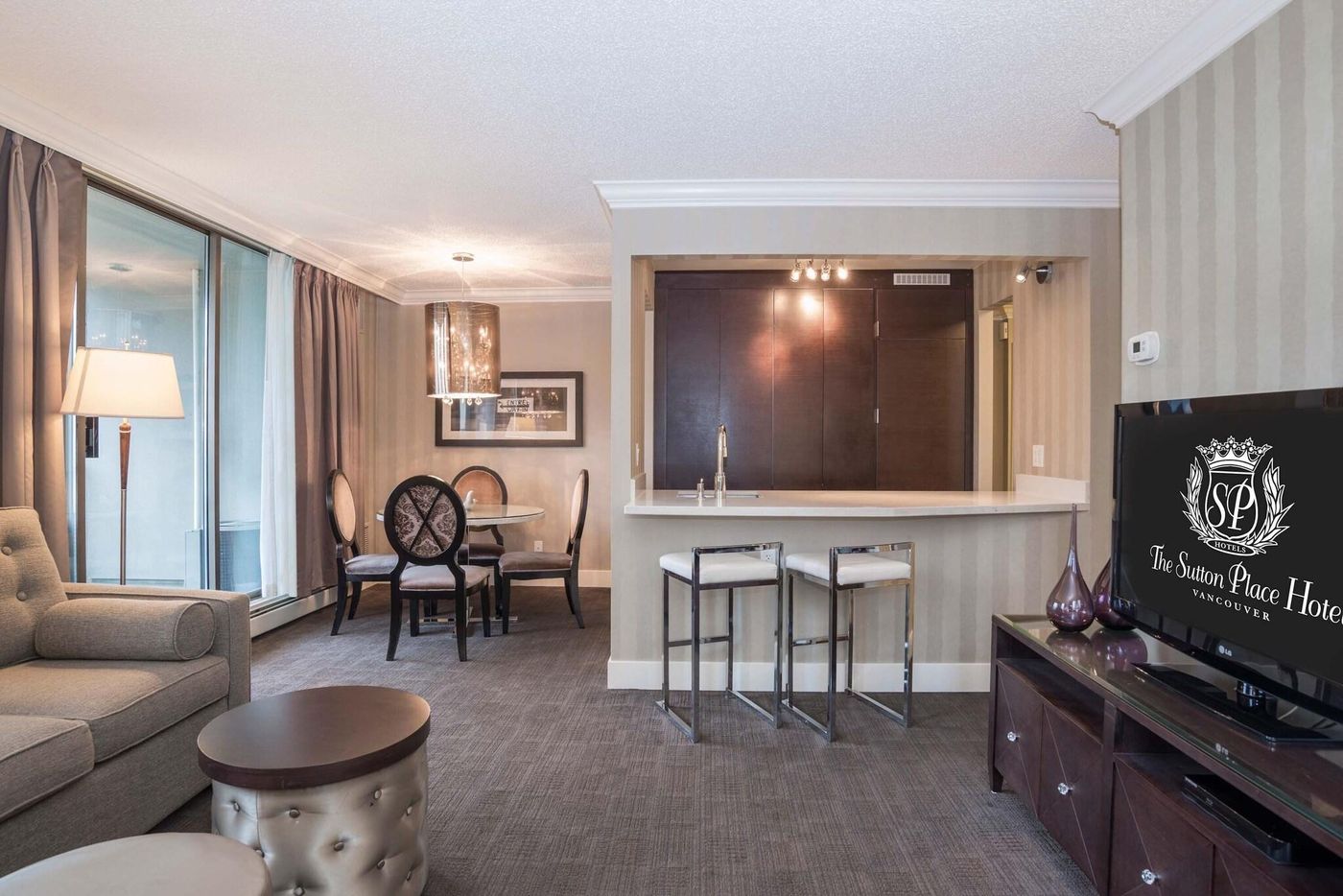 La-Grande-Residence-Vancouver-At-The-Sutton-Place-Room-7