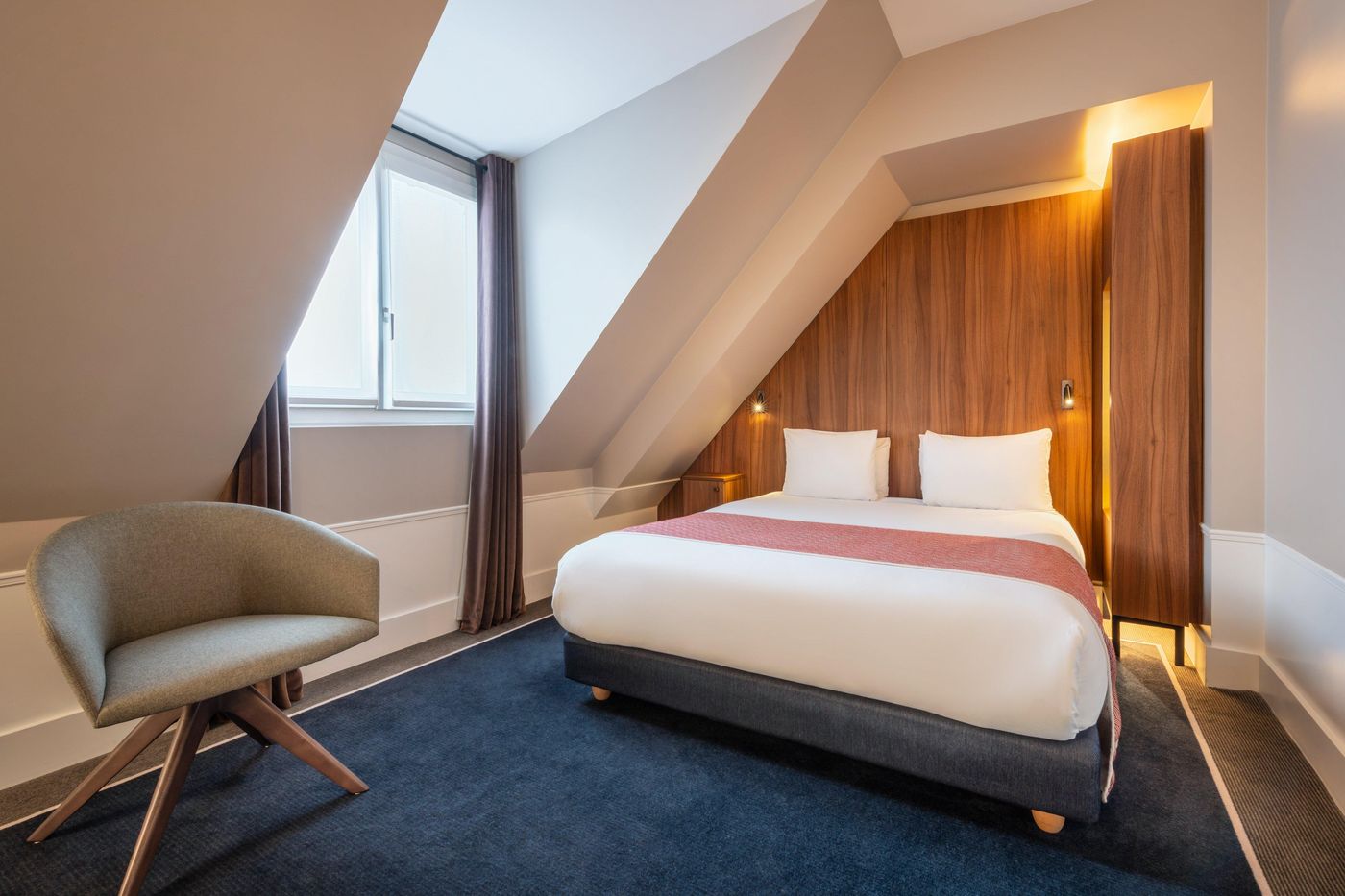 Holiday-Inn-Paris-Gare-de-Lyon-Bastille-Room-22