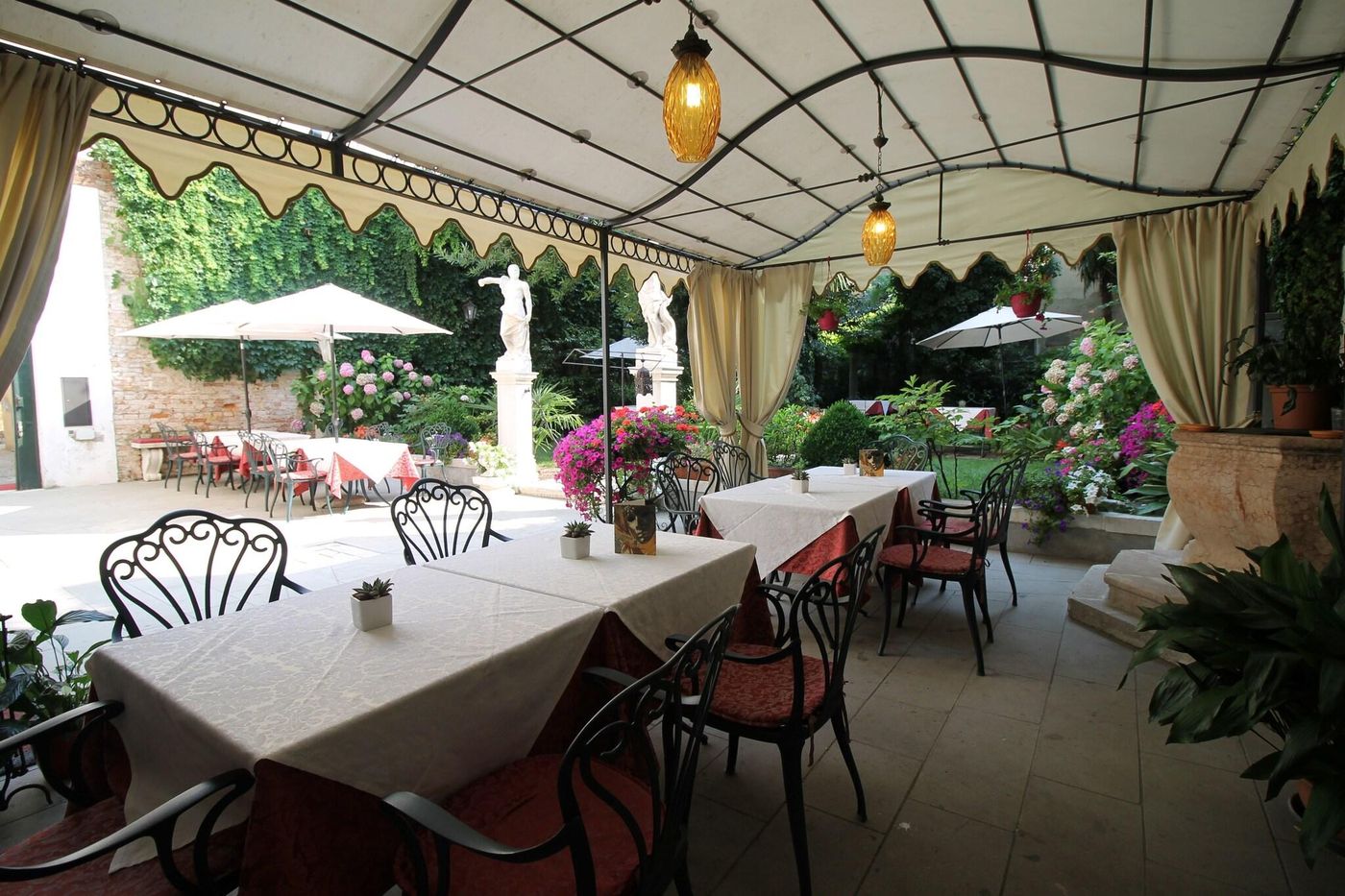 Palazzo-Abadessa-Restaurant-32