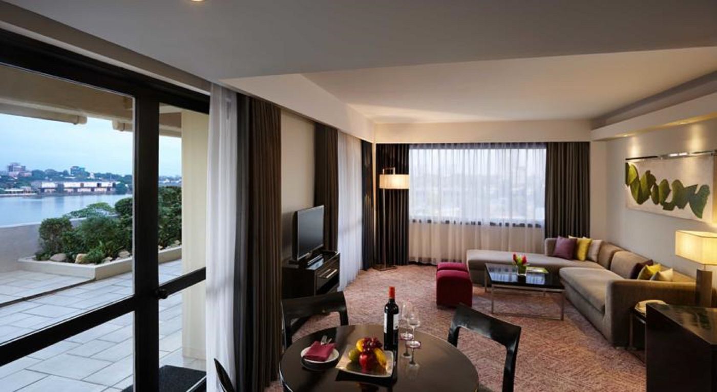 Cinnamon-Lakeside-Colombo-Room-18