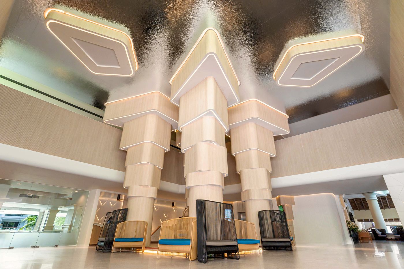 Andaman-Embrace-Patong-Lobby-70