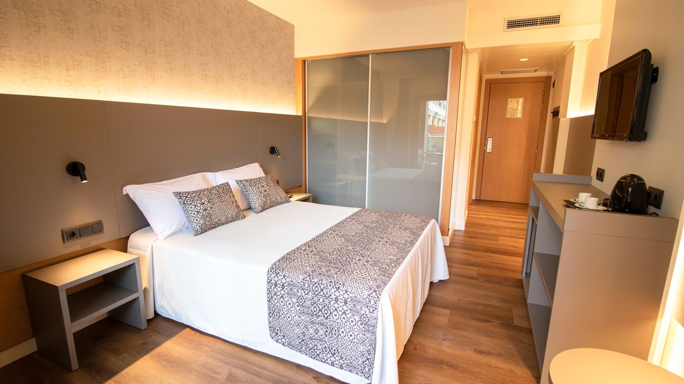 Golden-Bahia-de-Tossa-Room-31