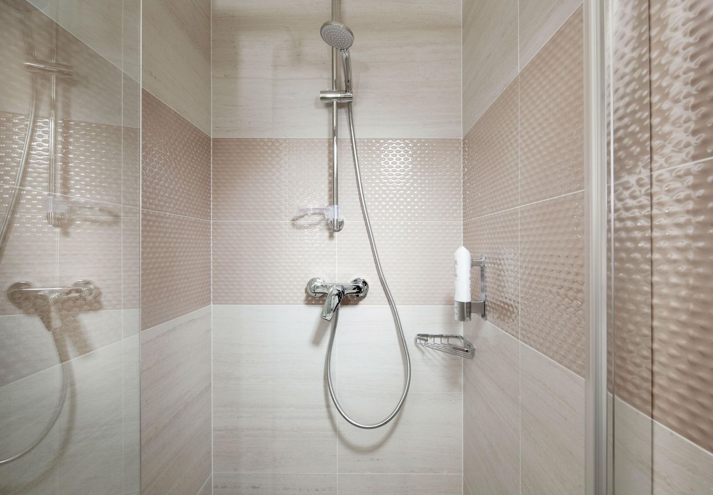 Holiday-Inn-Prague-Congress-Centre-Room-39