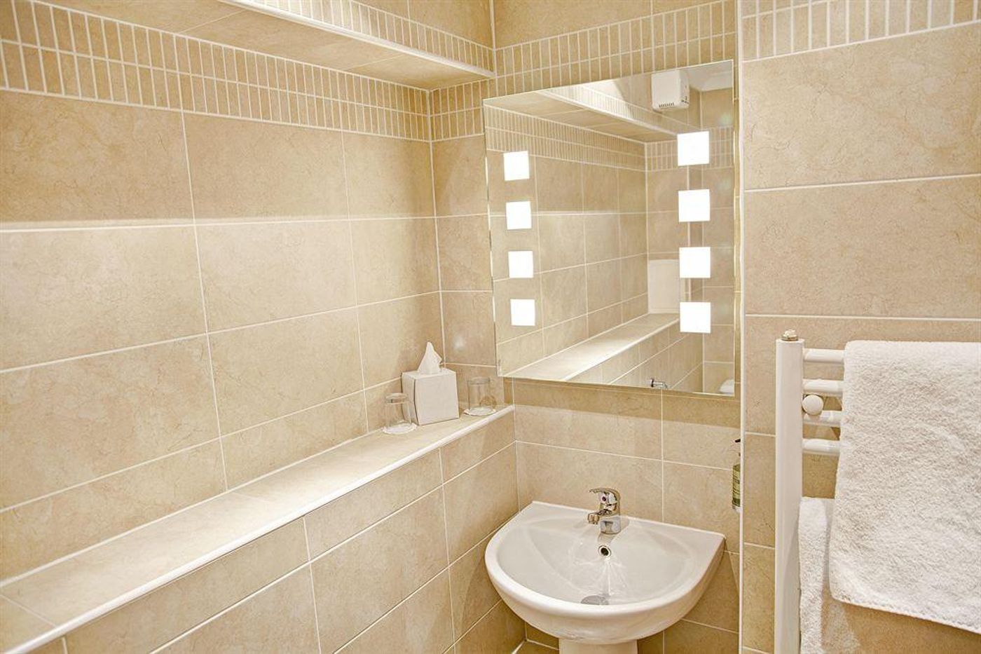 Fountain Court Apartments - Grove Executive - United Kingdom - EDINBRUGH - General view - 2