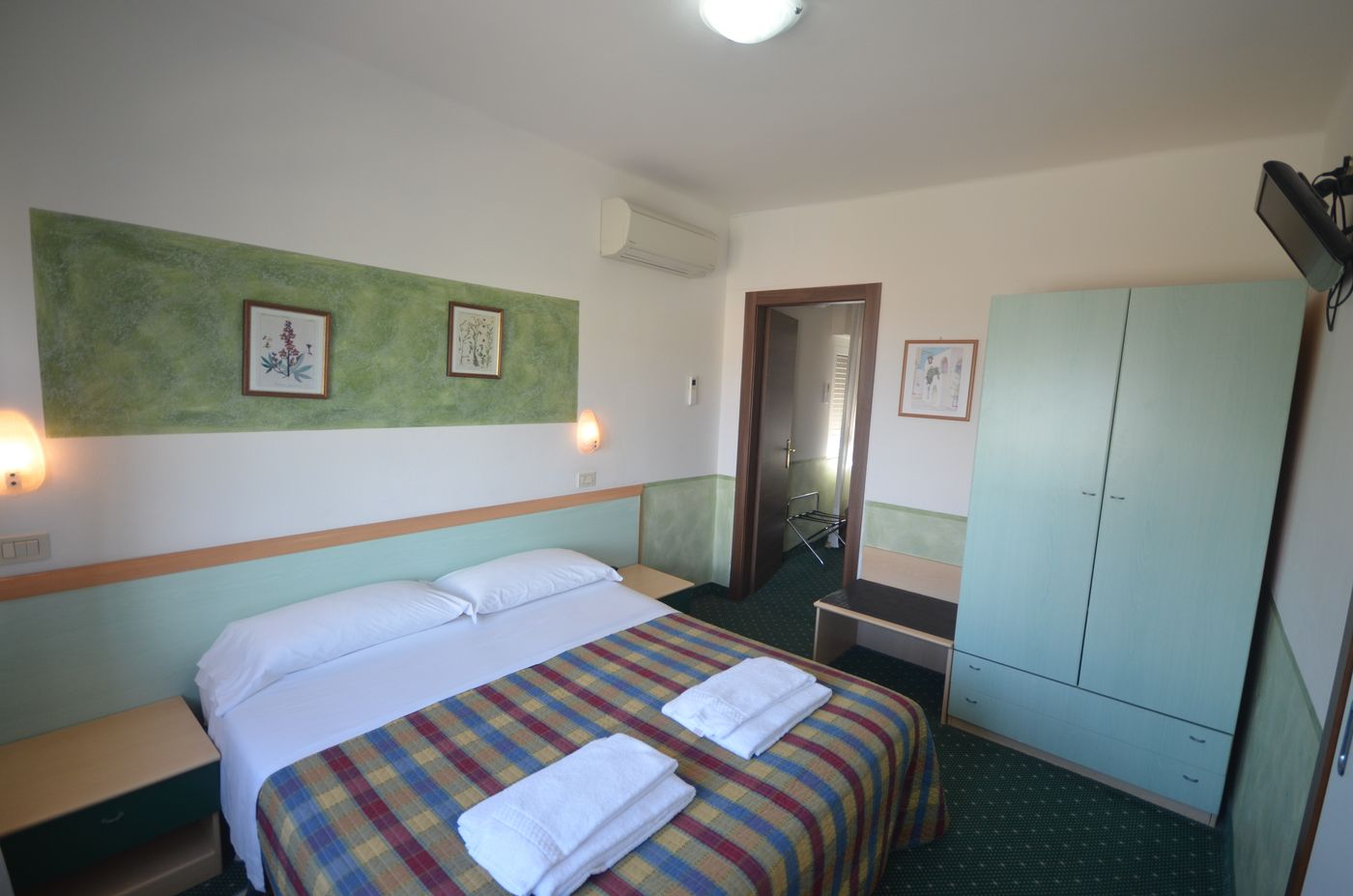 Astoria-Italy-Desenzano del Garda BS-Room-9