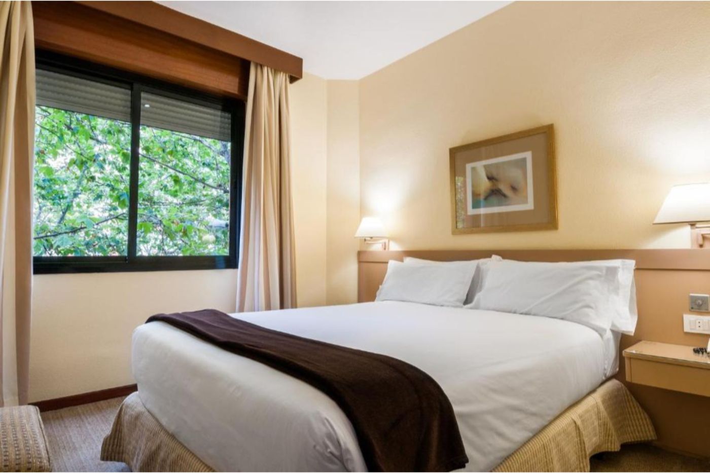 Espahotel-Plaza-Basilica-Room-27