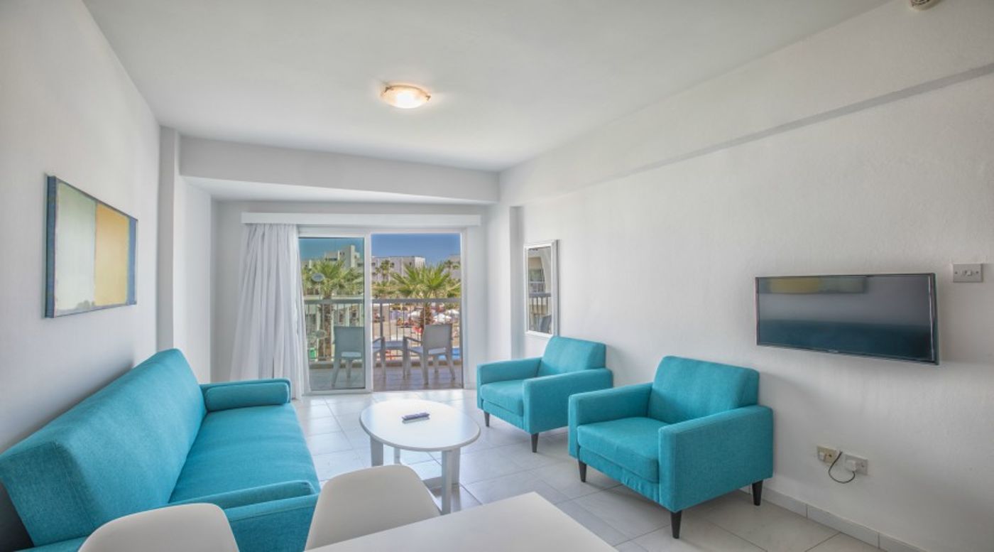 Papantonia Hotel And Apartments