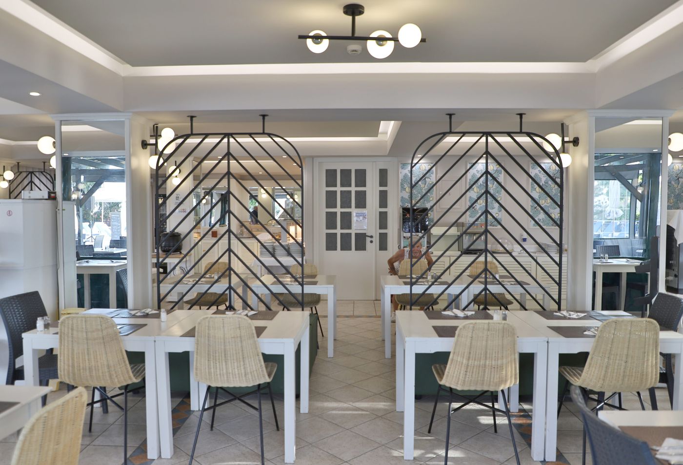 Anastasia-Hotel-Restaurant-48