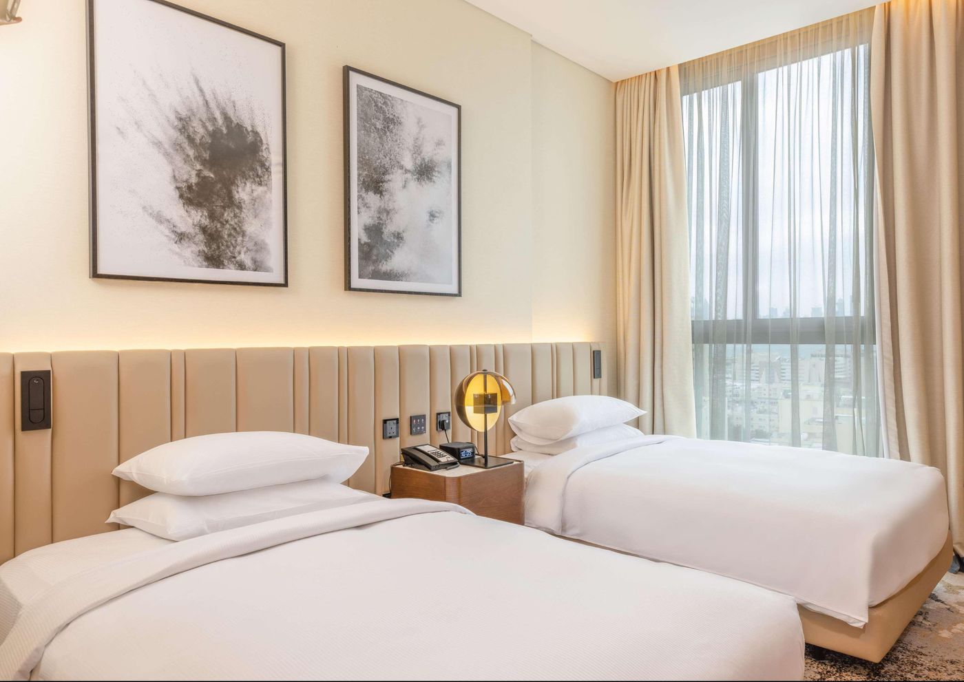 Embassy-Suites-By-Hilton-Doha-Old-Town-Room-14