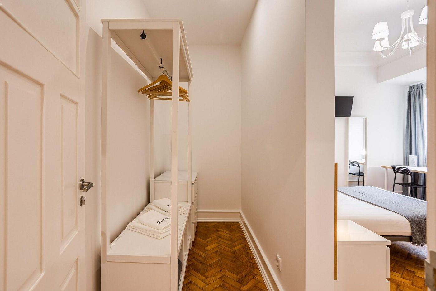 Home-Out-Rooms---Apartments-Room-75