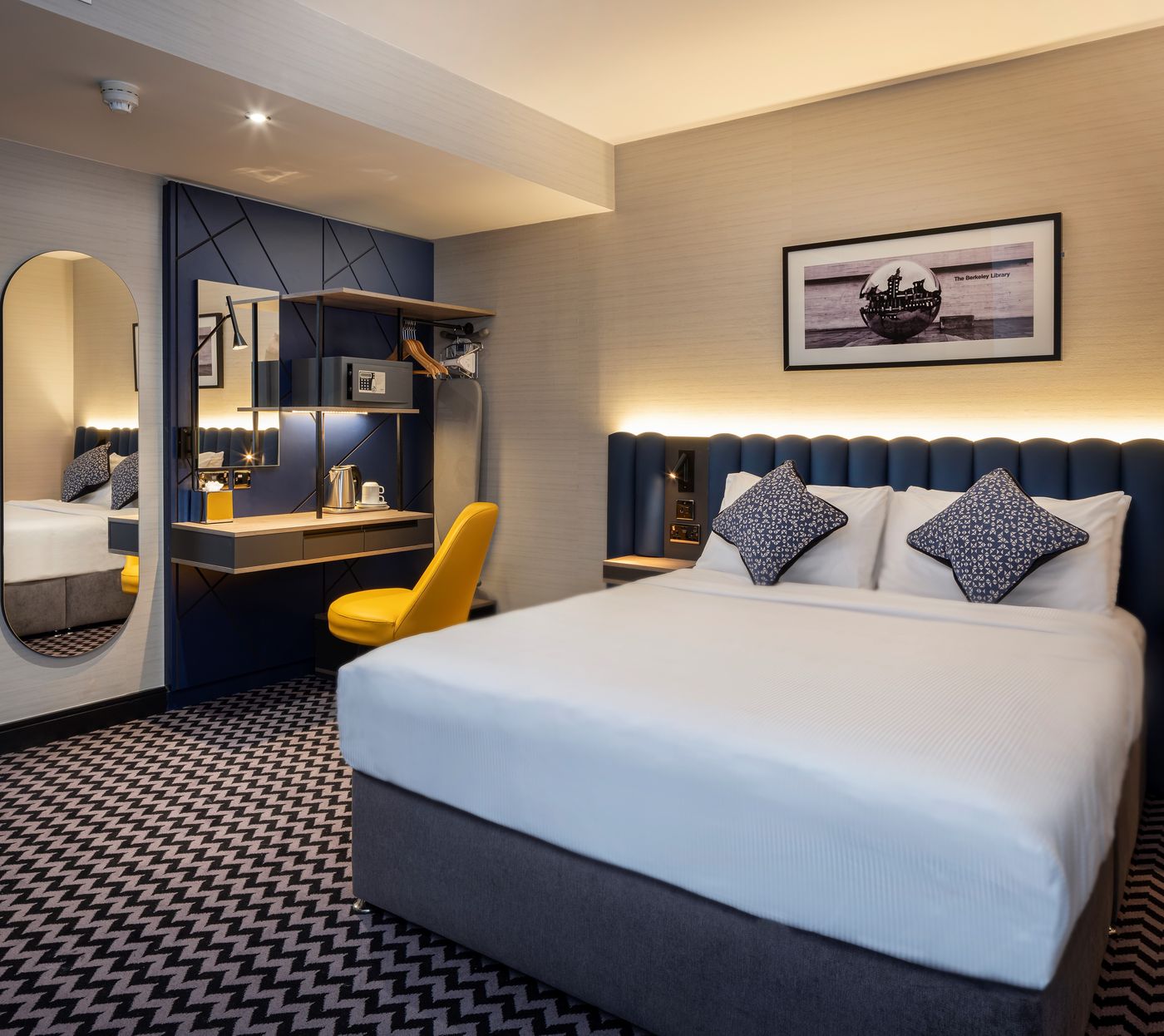 Academy-Plaza-Hotel-Room-12