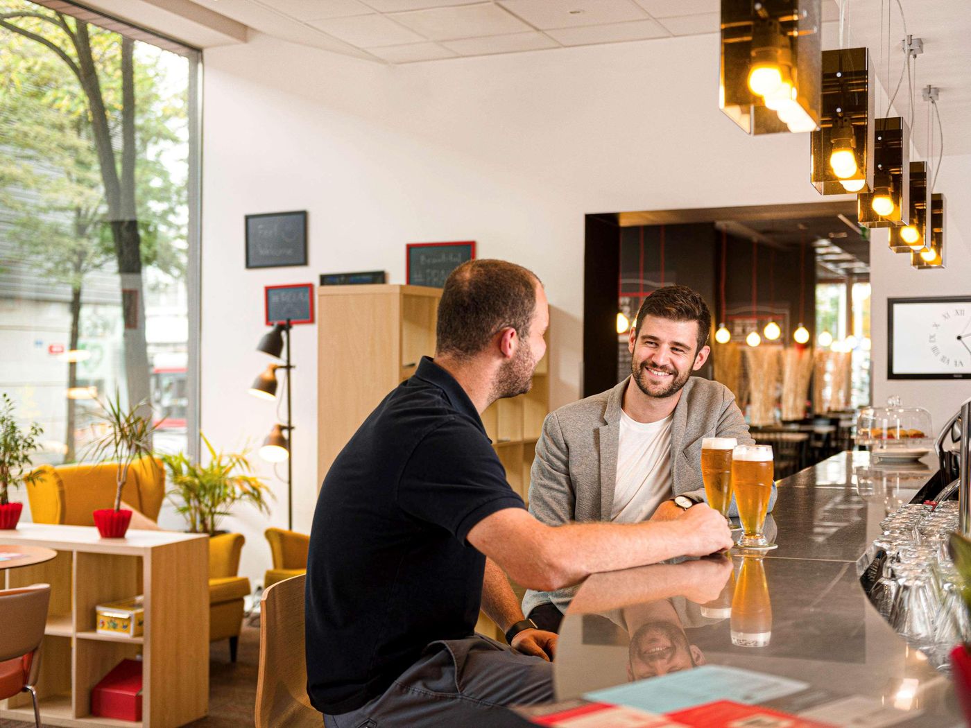 HOTEL-IBIS-MALA-STRANA-PRAHA-Bar-16