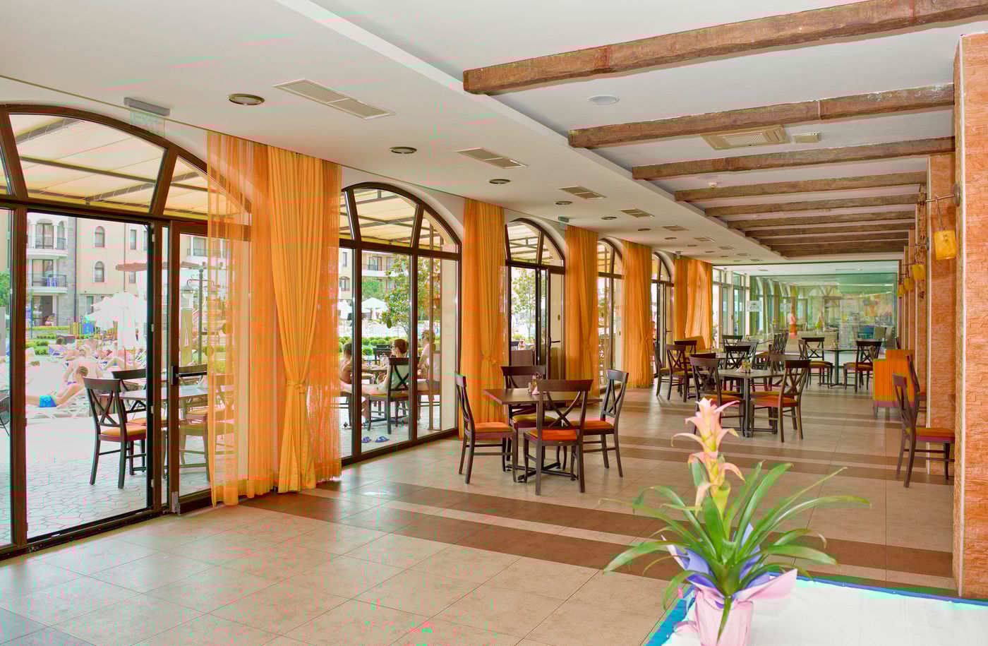 Royal-Sun-Apartments-Restaurant-36