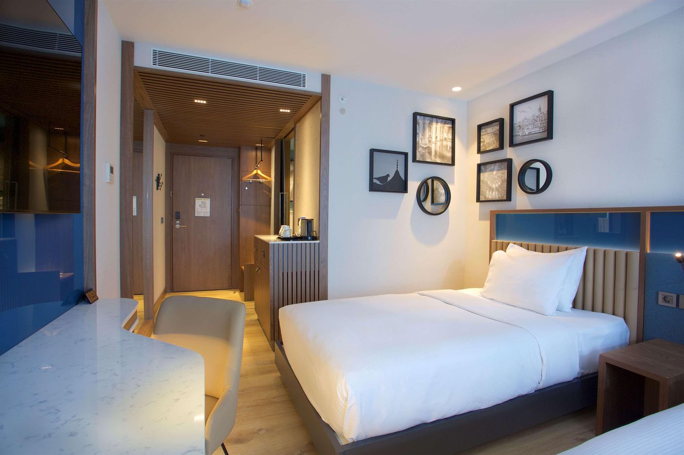 Hampton-by-Hilton-Istanbul-Old-City-Room-22